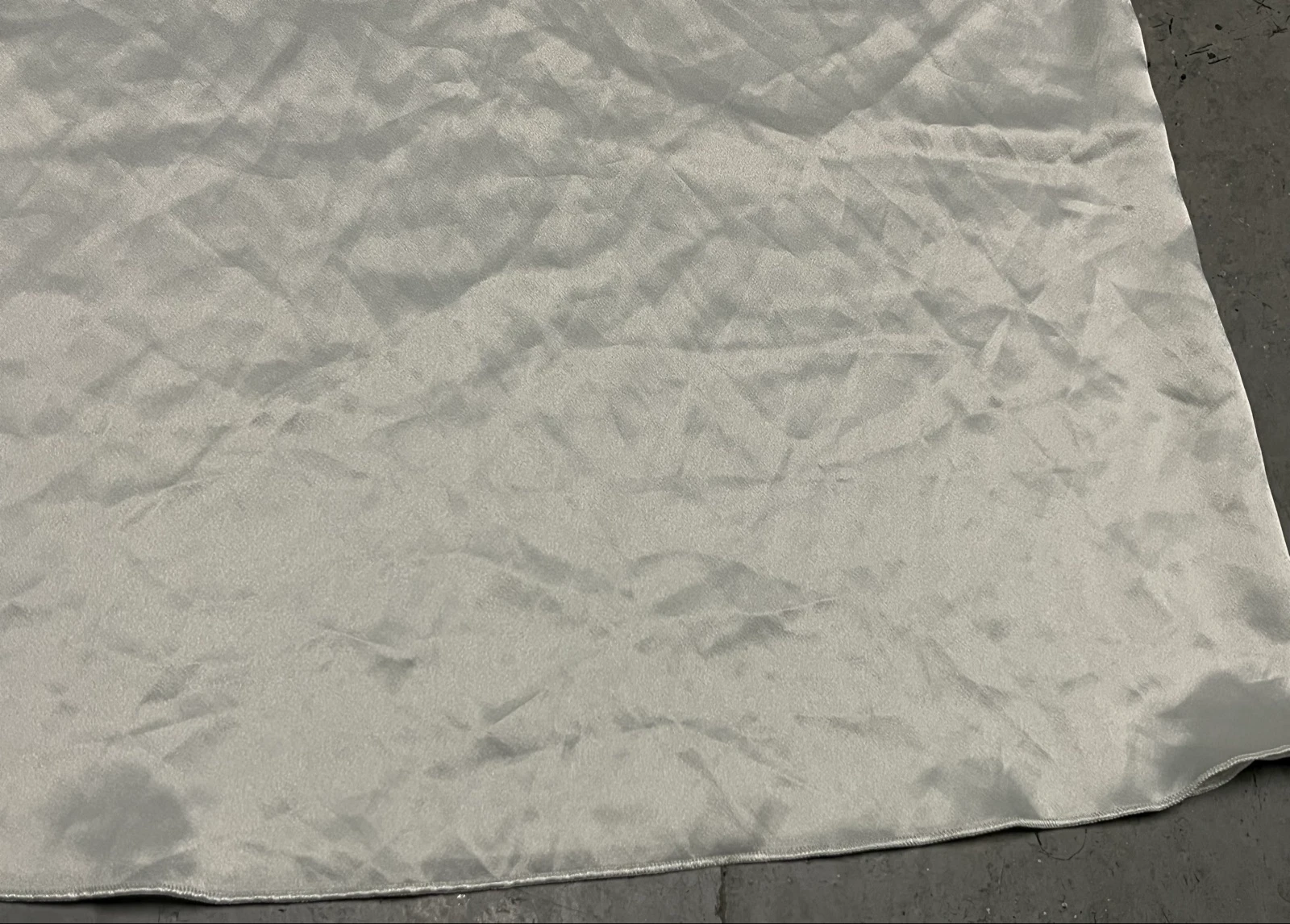Top lencero satén blanco con tirantes  – photo 11